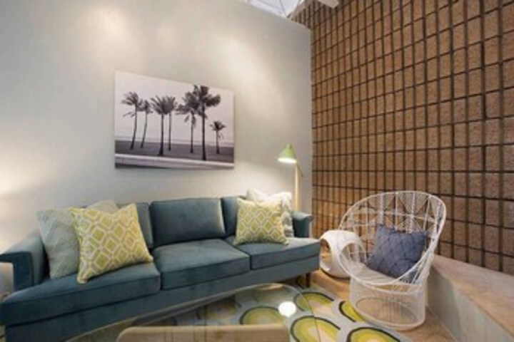 Room 10 of 27