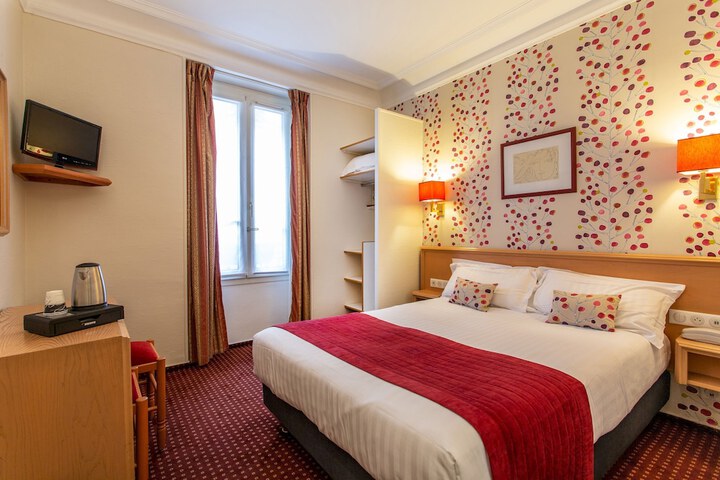 Room 17 of 38