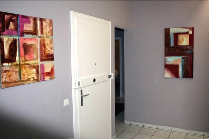 Room 12 of 18