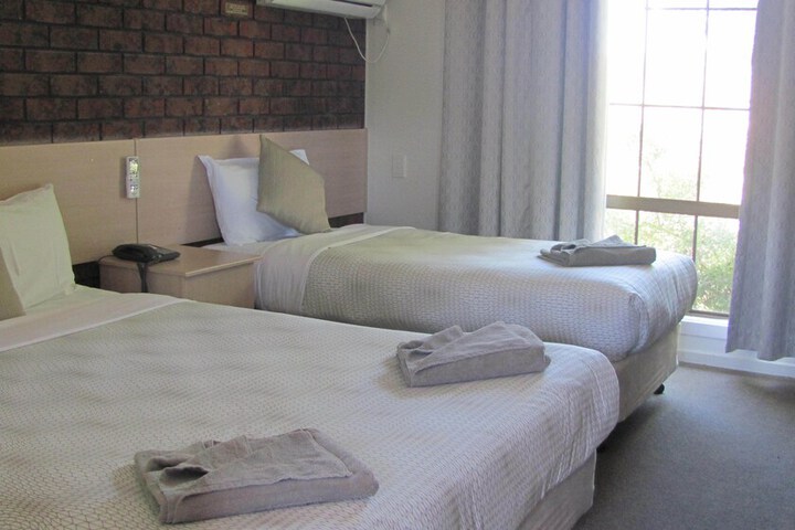 Room 49 of 95