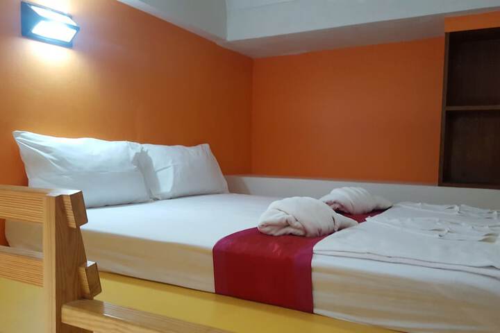 Room 9 of 92