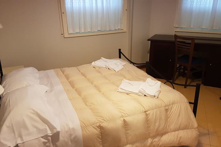 Room 6 of 17