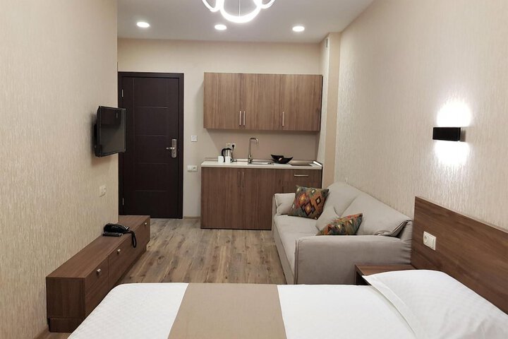 Room 9 of 62