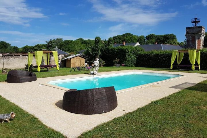 Hotel Pool