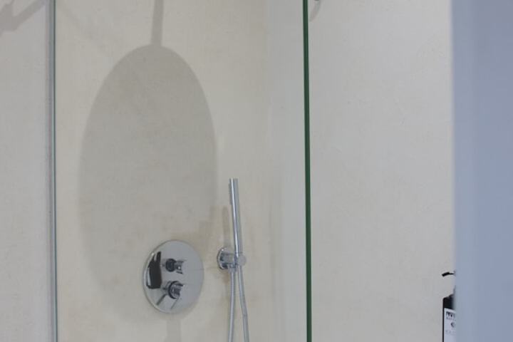 Room 51 of 88