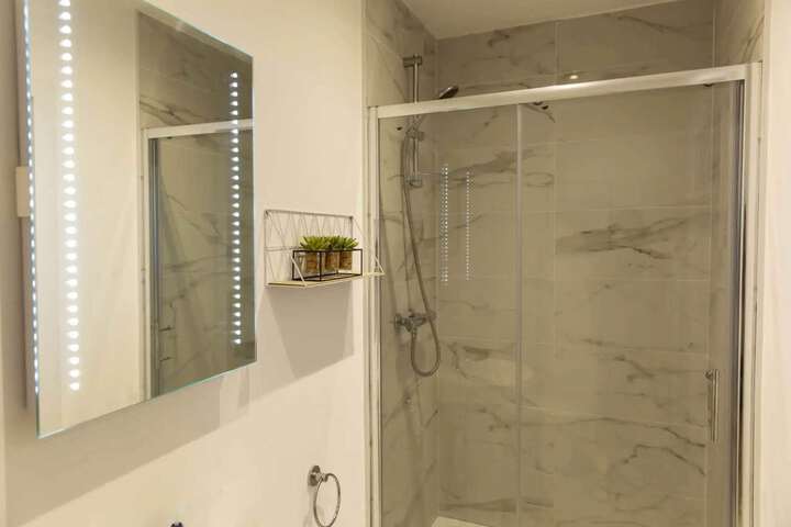 Room 2 of 18