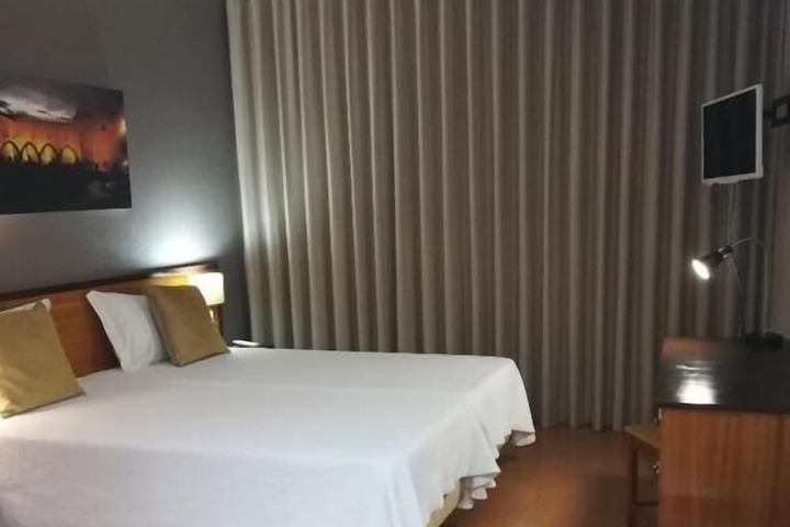 Room 25 of 62
