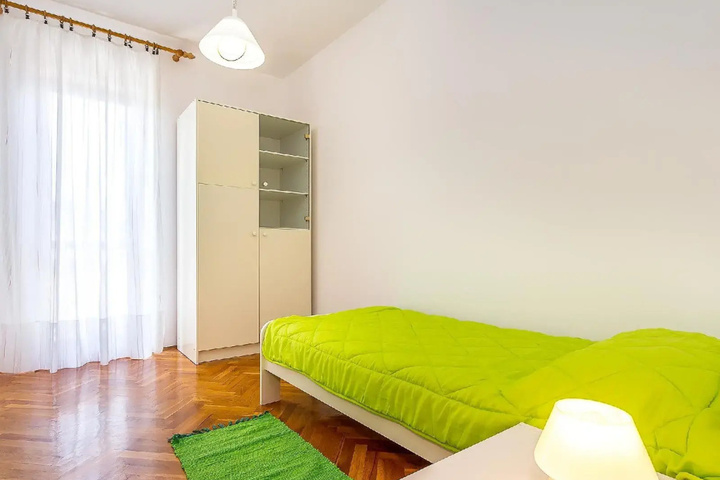 Room 3 of 9