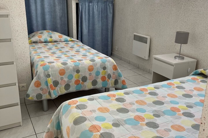 Room 12 of 50