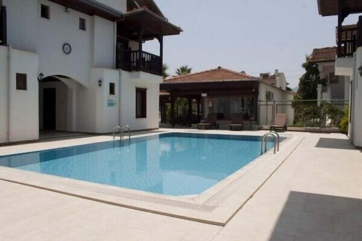 Pool 14 of 28