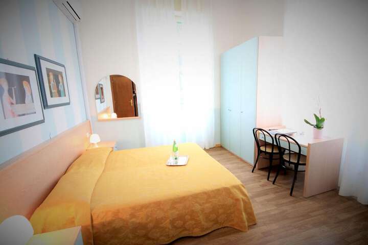 Room 17 of 22