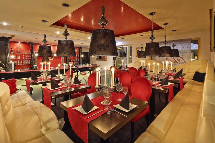 Dining 105 of 158