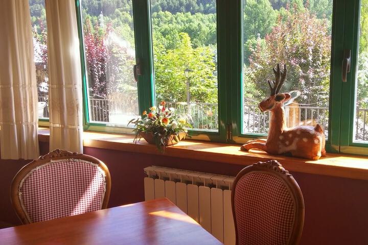 Breakfast/Coffee Service 8 of 13