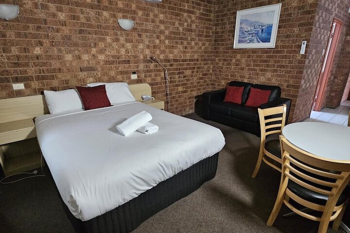 Room 13 of 34