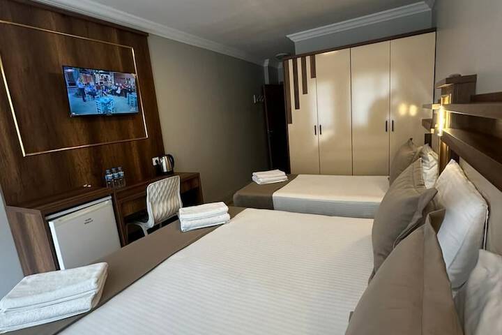 Room 4 of 28