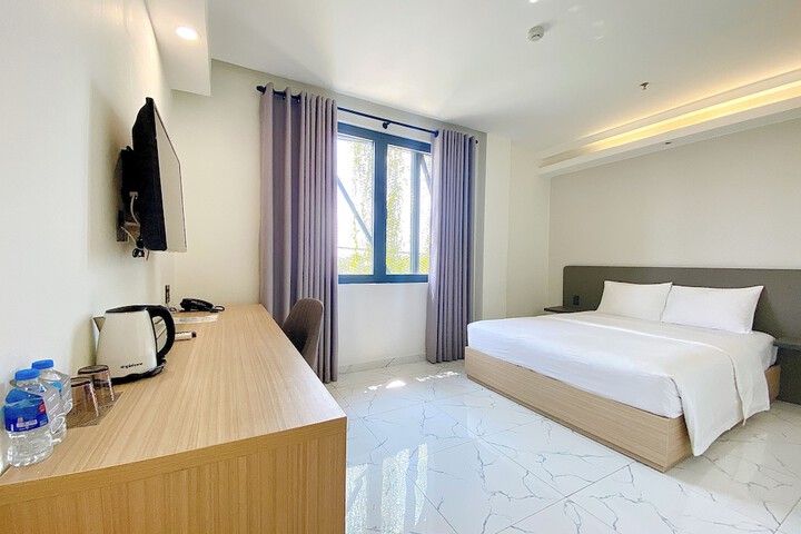 Room 10 of 34