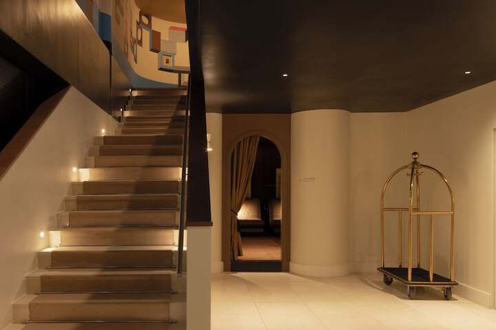 Guest Lobby