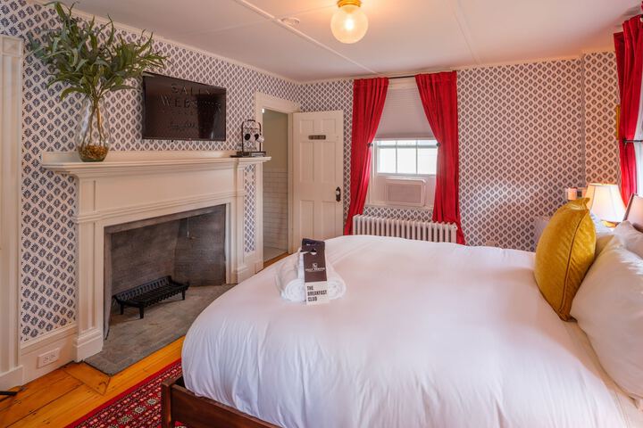 Room 9 of 44