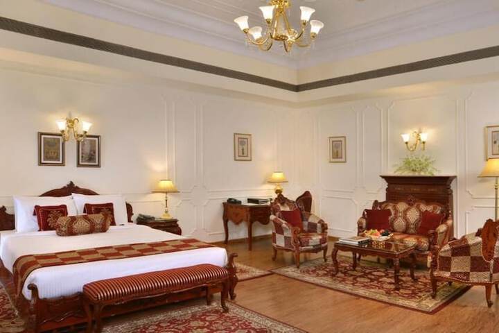 Room 14 of 47