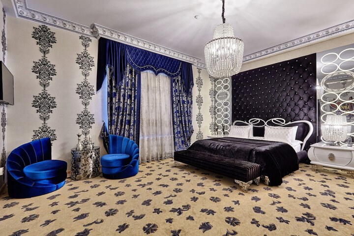 Room 11 of 64