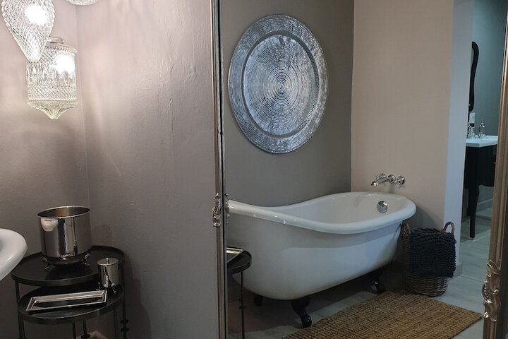 Room 76 of 138