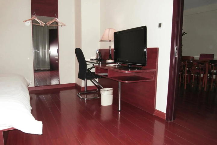 Room 3 of 15