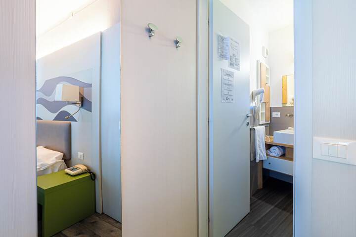 Room 170 of 241