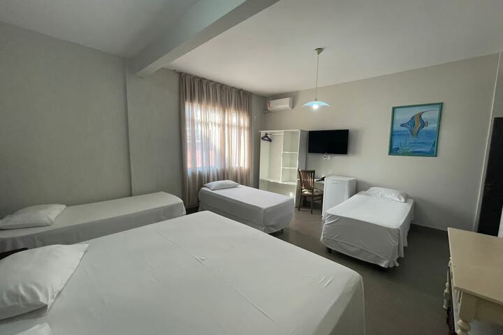 Room 8 of 33
