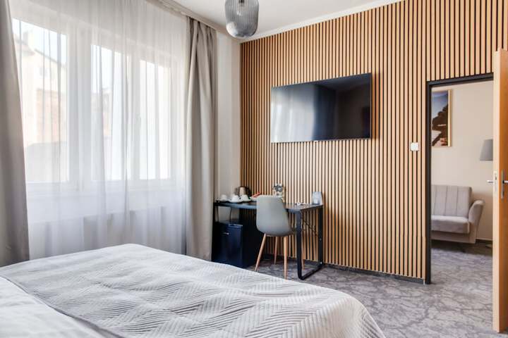 Room 9 of 115