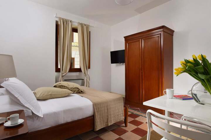 Room 14 of 53
