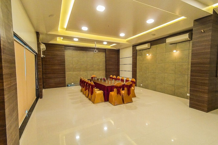 Business Center 28 of 39