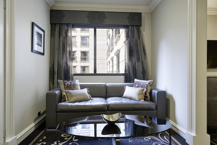 Room 105 of 156