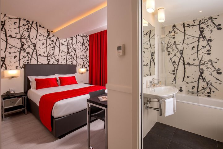 Room 35 of 70