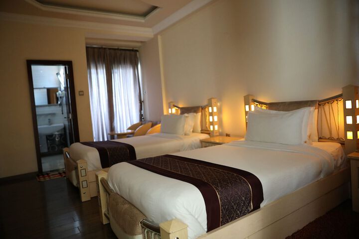 Room 10 of 24