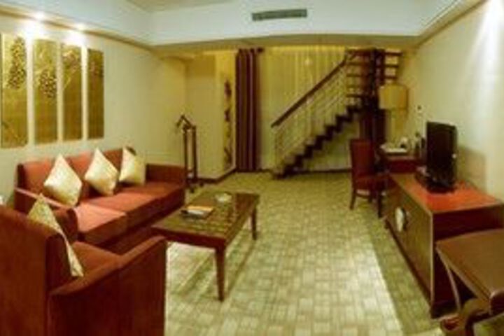 Room 8 of 31