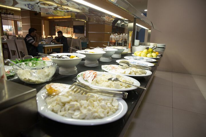 Dining 26 of 49