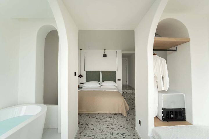 Room 135 of 190