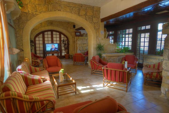 Guest Lobby