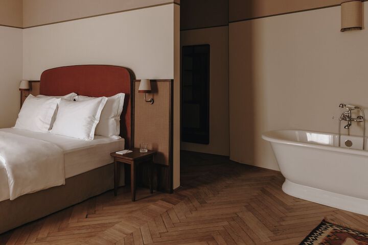 Room 22 of 92