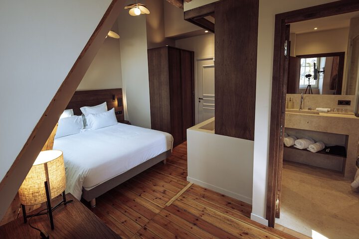 Room 54 of 224