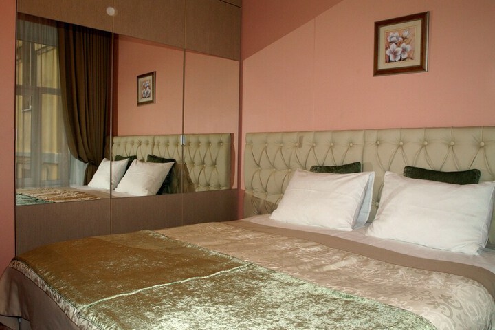 Room 10 of 48