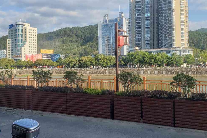 Longyan South Middle Hotel