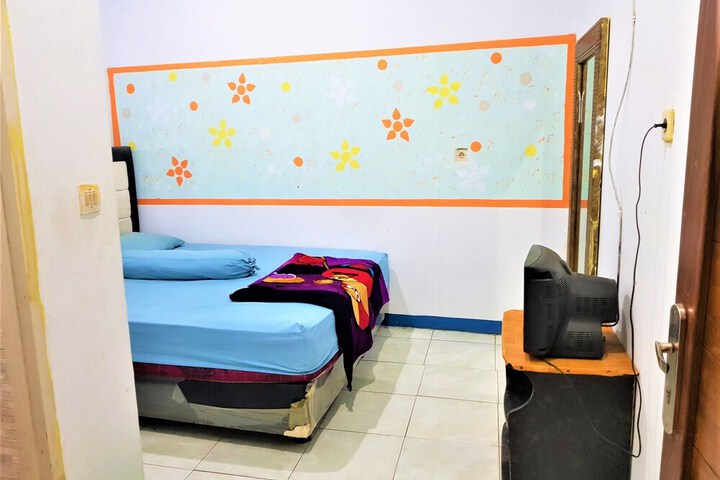 Room 11 of 12