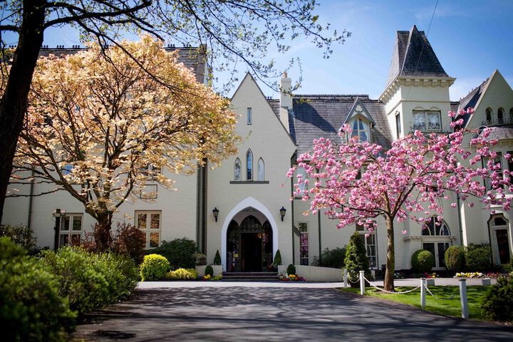 The Glen Yr Afon House Hotel in Usk