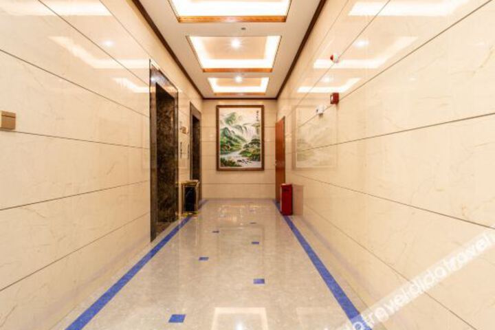 Hotel Interior 12 of 32