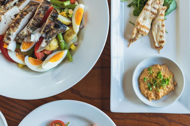 Lounge 35 of 51