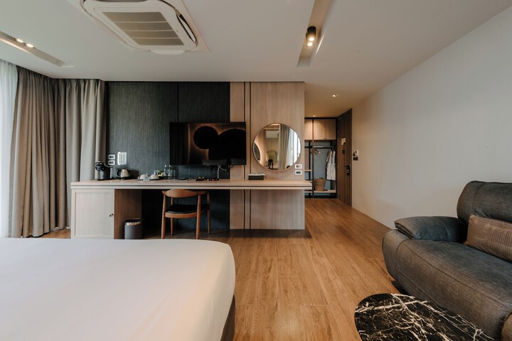 Room 30 of 216