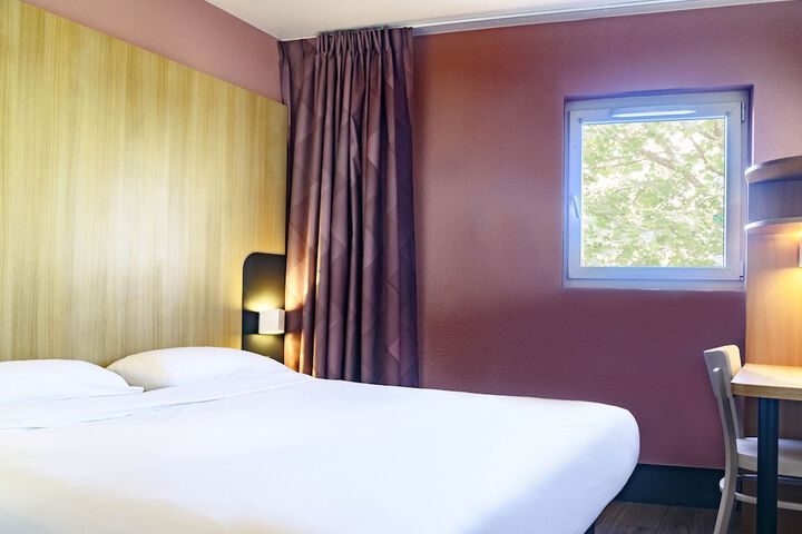 Room 4 of 17
