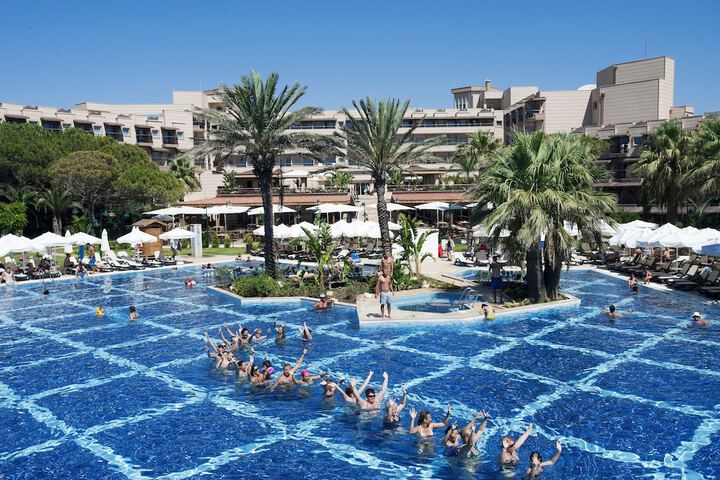 Hotel with Pool