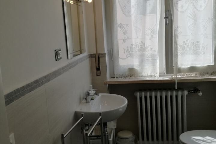 Room 16 of 24